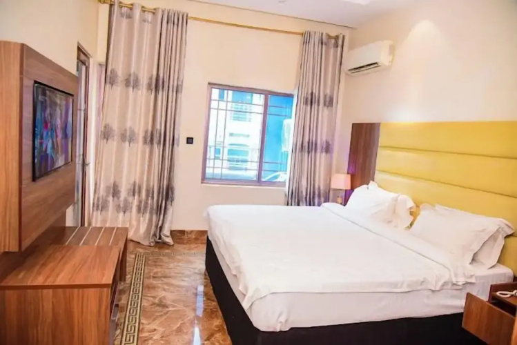 Westend Suites