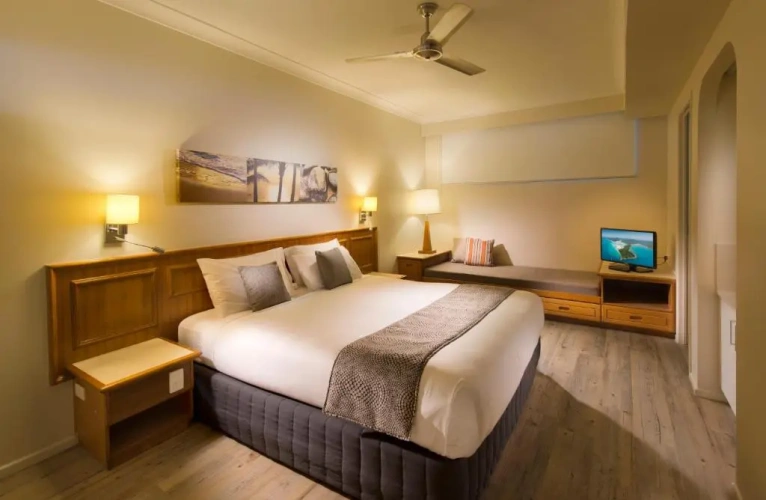 1 Bedroom Apartment with sea view