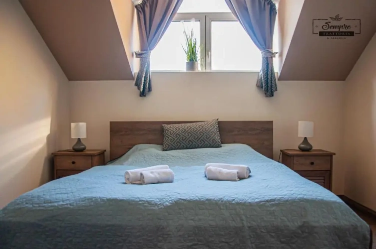 Standard Triple room