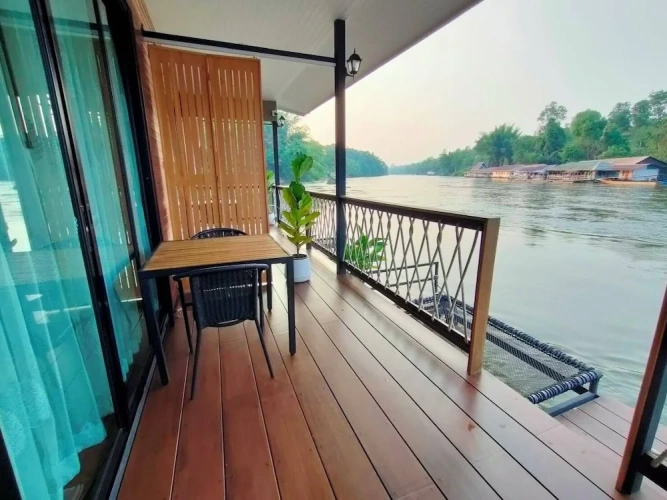 Deluxe room with balcony and with river view