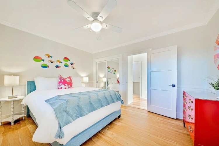 1185 Tamarack 4 Bedroom Home by RedAwning