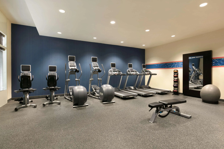 Hampton Inn New York - LaGuardia Airport photo 22