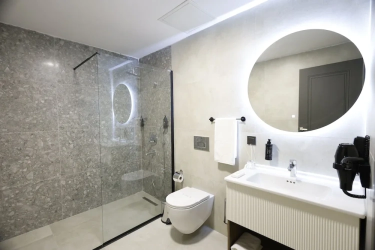 Deluxe Double room with city view