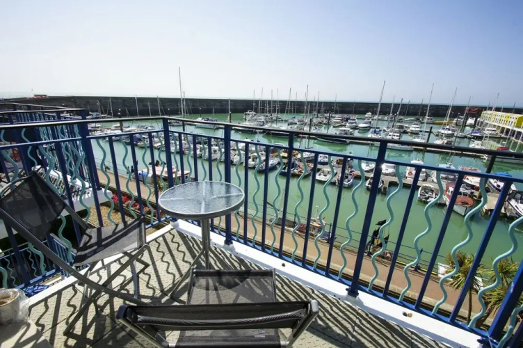 Britannia Harbour View Parking by Brighton Holiday Lets