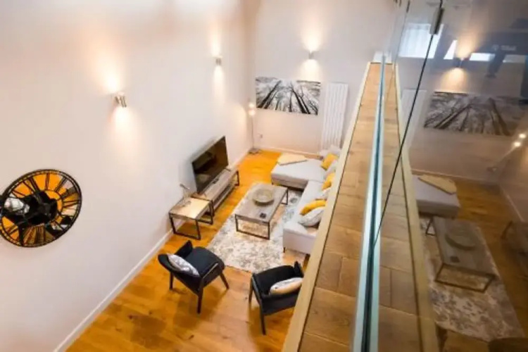 Host Stay Oddfellows Hall