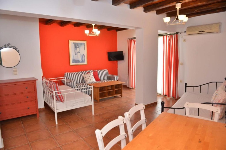 1 Bedroom Apartment with balcony and with garden view