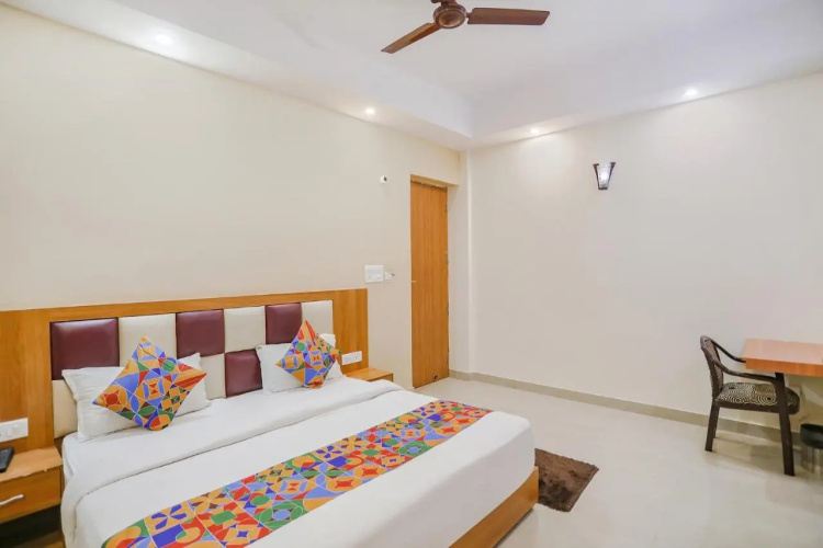 FabExpress Royal Stay