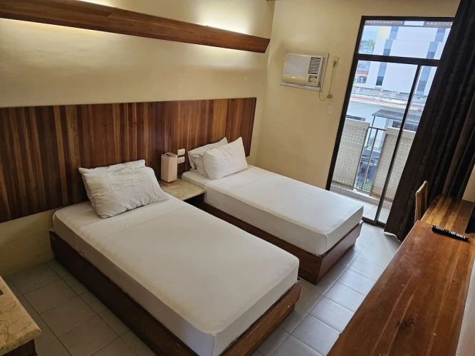 Standard Twin room with balcony