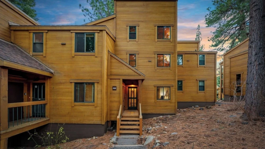 3 Bedrooms Cottage with balcony