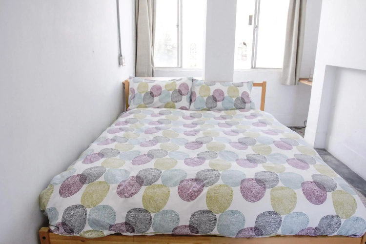Oldmancaptain Hostel