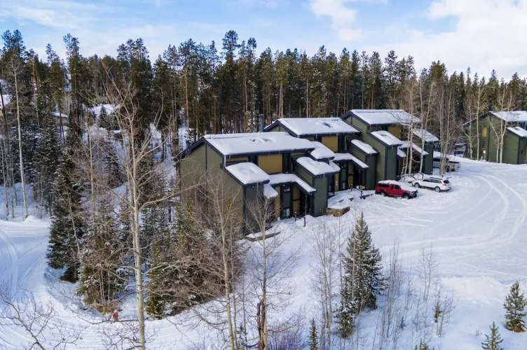 Timber Ridge 3 Bedroom Condo by RedAwning