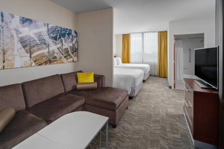 Twin Suite with trundle bed