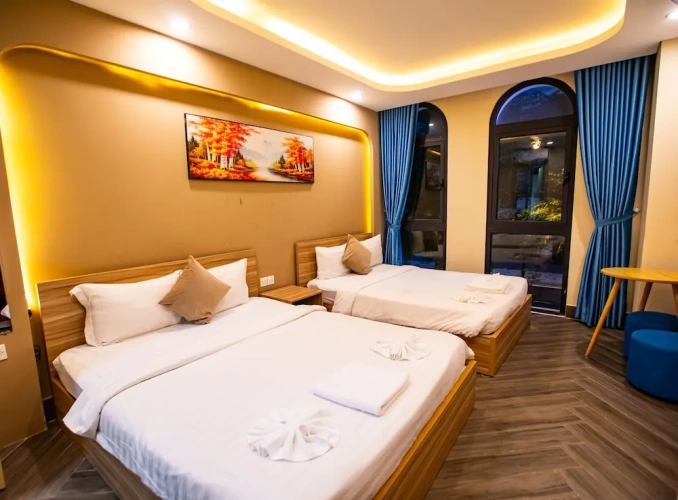 Standard Quadruple Family room with balcony and with city view