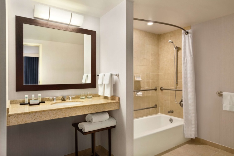 Embassy Suites by Hilton Boston at Logan Airport photo 10