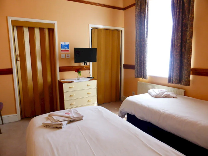 Hotel Dinara