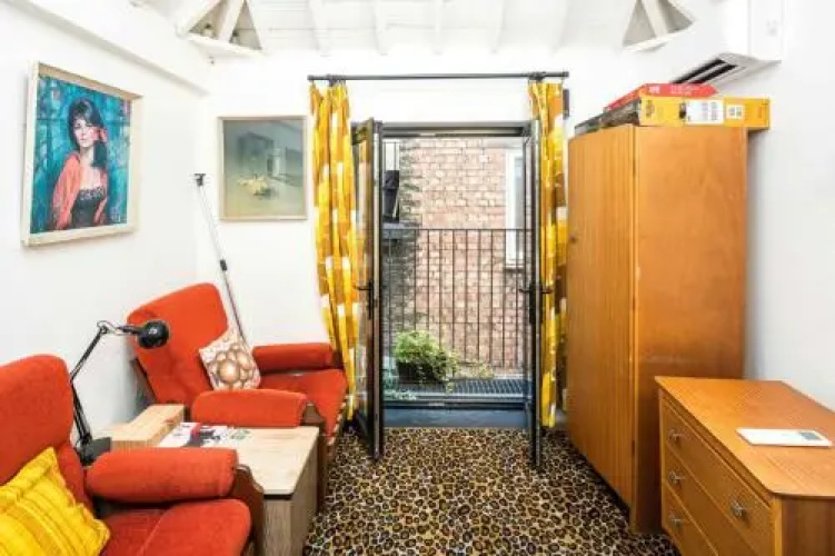 CUTE HOUSE IN SOHO - quiet and unique!