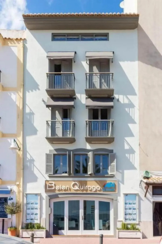The Beach House - Studios & Suites