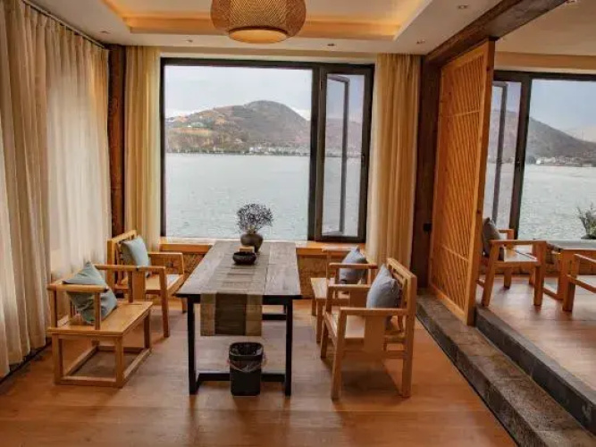 Waterside Beautiful villa