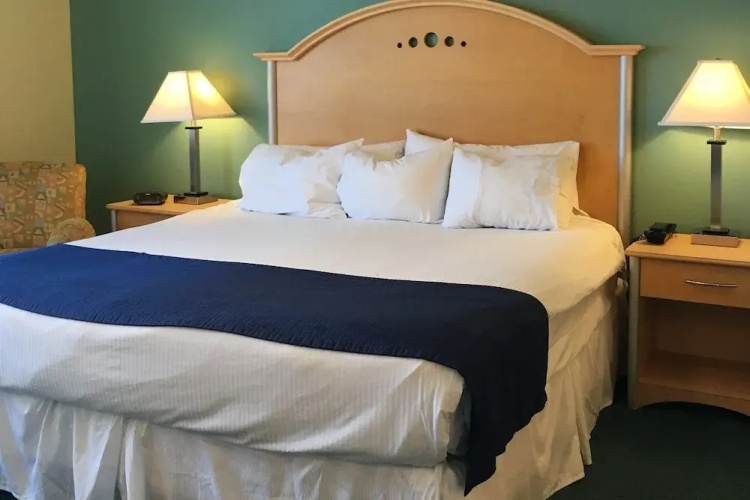 Ocean Walk 2424a
