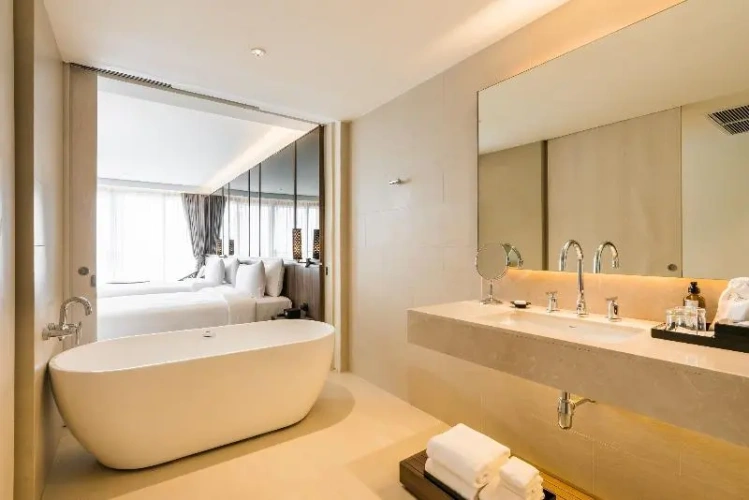 Deluxe Twin room with balcony