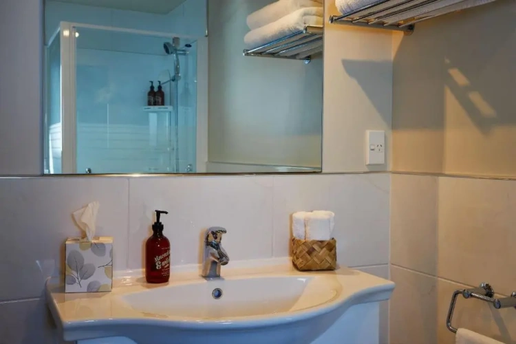 3 Bedrooms Apartment