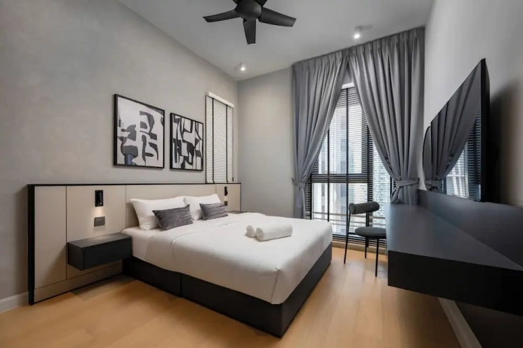 Standard Double room with city view