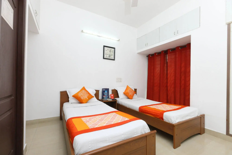 OYO 20004 SilverKey Kodambakkam