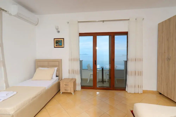 Hill Suites