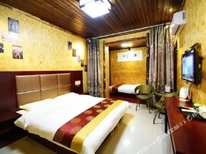 Deluxe Twin Suite