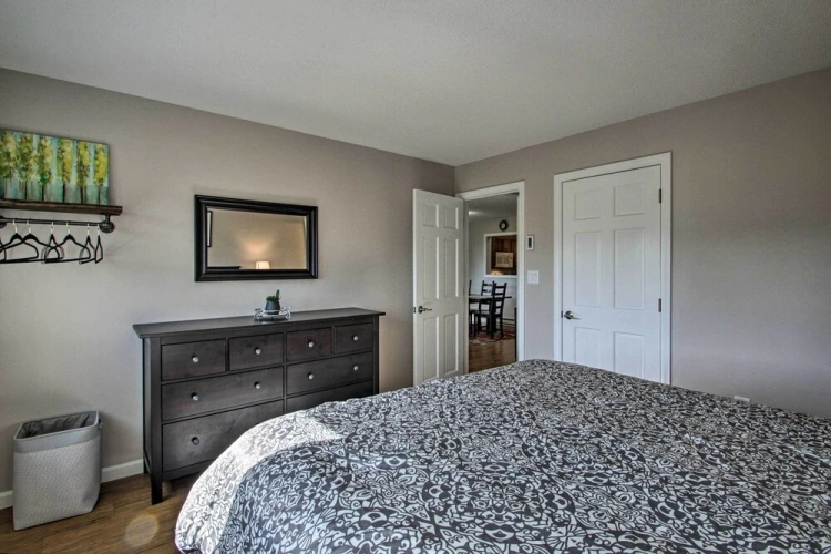 2 Bedrooms Apartment