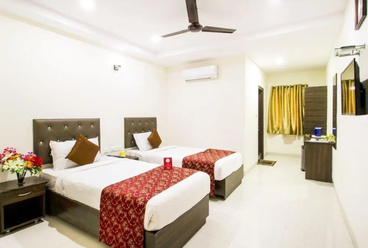 Hotel Lotus Grand