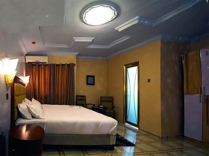 Bleu Ivy Hotel & Suites
