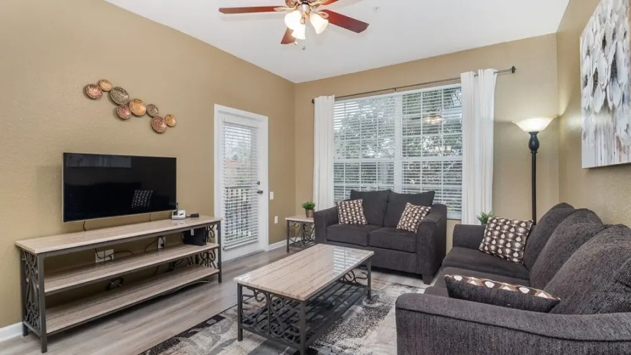 2821 Almaton Loop Unit 204
