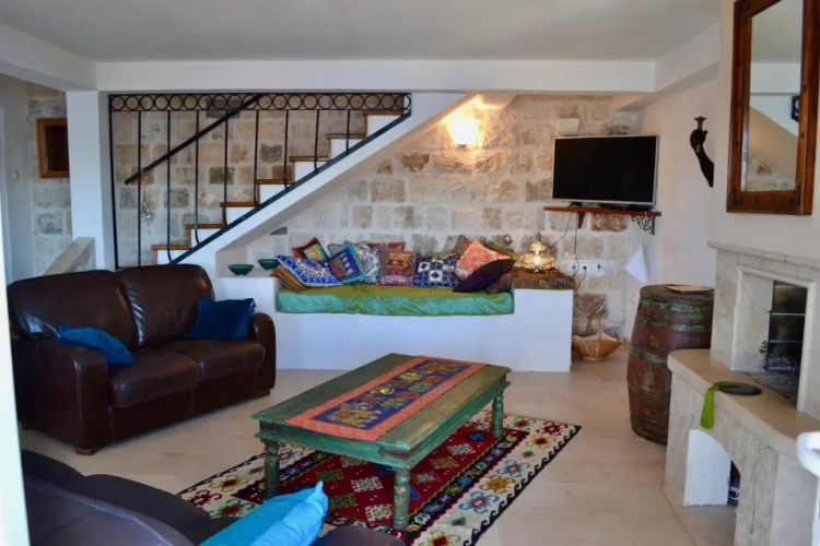 Restored 350 year old Villa, stunning views, idyllic location, large pool