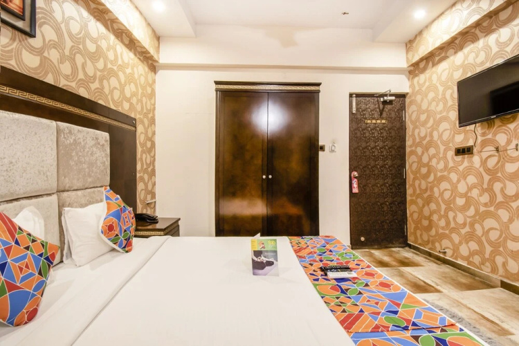 FabHotel Frazer Suites