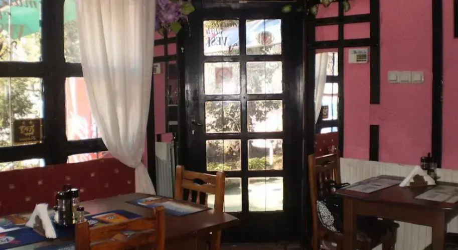 Vesi Guest House