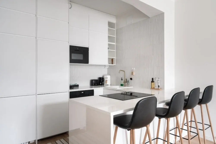 Modern Top-Floor Apt. in Helsinki