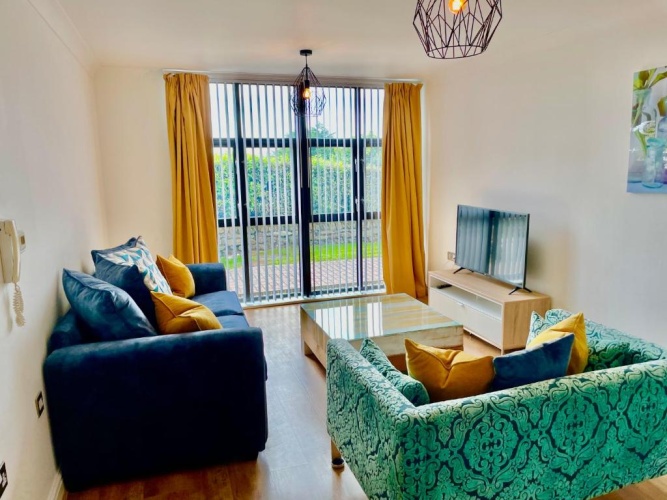 2 Bedrooms Apartment
