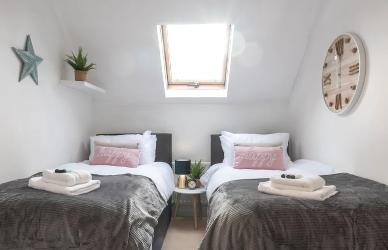 South Downs retreat house with parking