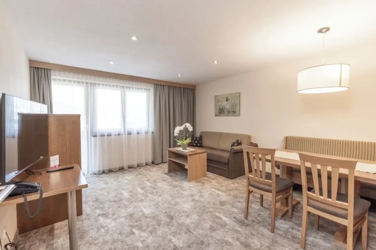 1 Bedroom Apartment with balcony and with mountain view