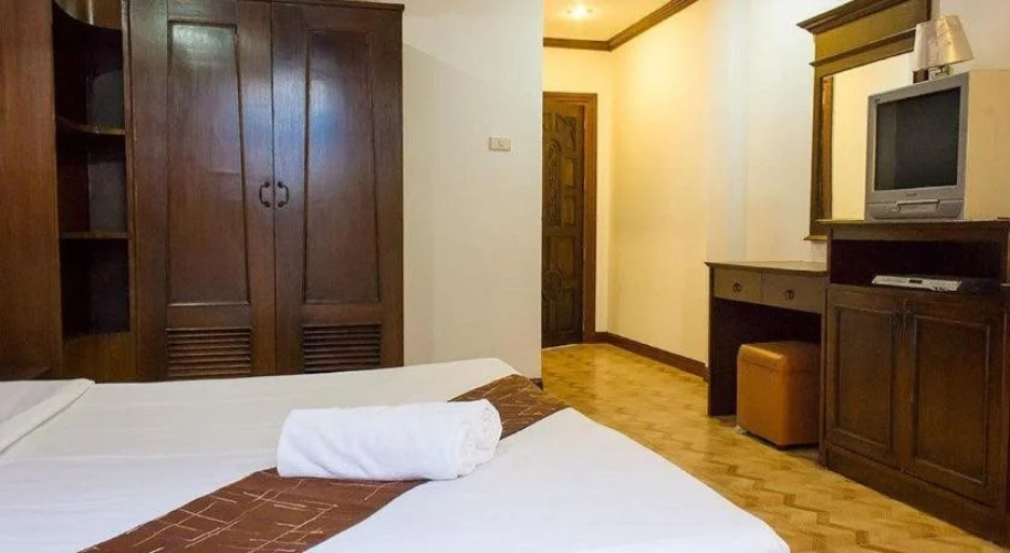 Baan Natacha Beachfront Guesthouse