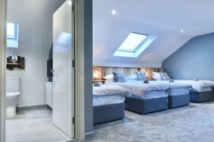 Classic Quadruple room