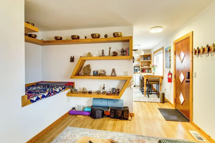 12 Mi to Bozeman: Pet-friendly Gem w/ Sauna & Yard