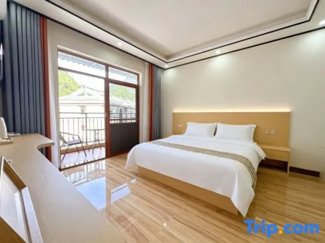 Standard Double room with mountain view