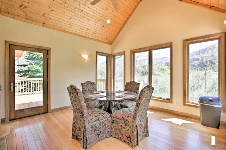 House w/ Deck, Fire Pit - 15 Mins to Snowshoe!