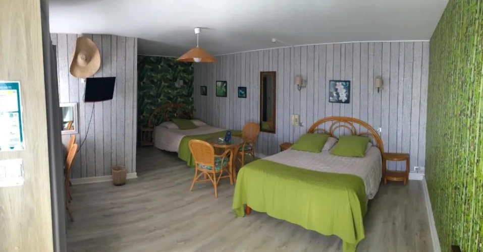 Standard Triple room