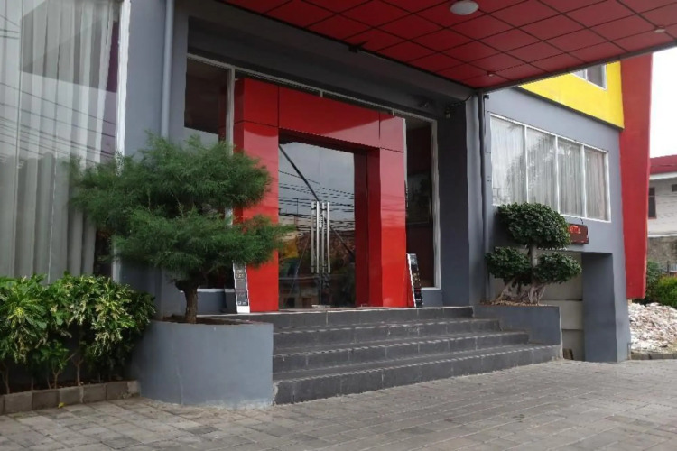 RedDoorz Plus near Senen Over view