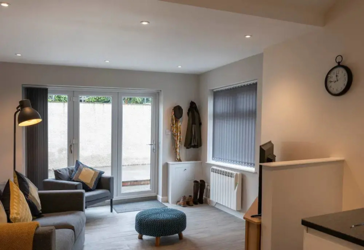Contemporary 1BR Home