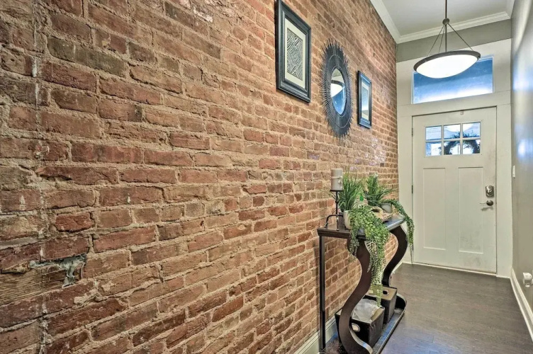 Chic Baltimore Apartment: 2 Mi to Downtown!
