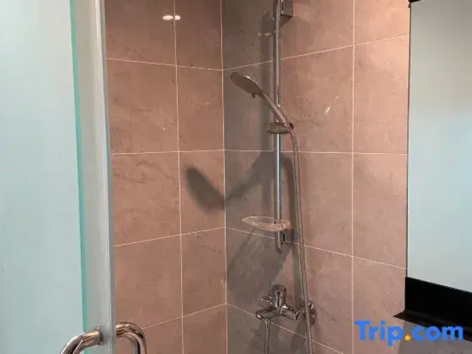 Weiying Apartment (Xiabafang Dongjiang Zhixing)